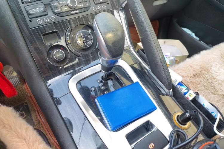 Used Peugeot 3008 2013 1.6THP Automatic Prestige Edition Gear Lever