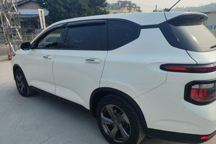 Used Baojun RM-5 2019 1.5T Manual Elite Version with 24-Hour Online Service 6 Seats
