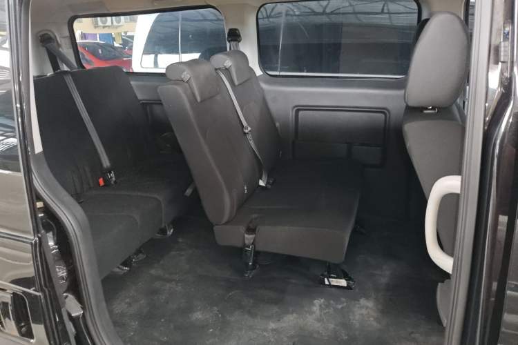 Used JAC Refine M3 2025 PLUS 1.8L Manual Classic Edition 7 Seats