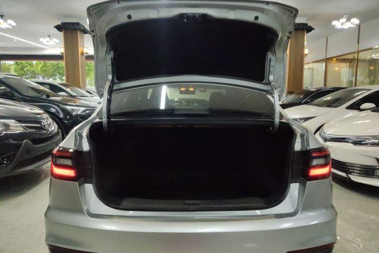 Used Venucia D60 2021 PLUS 1.6L XL CVT Yue Ling Edition
