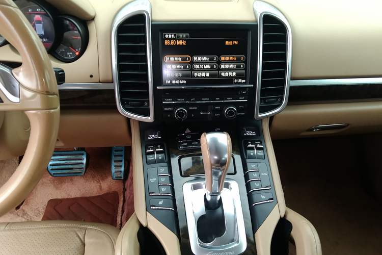 Used Porsche Cayenne 2011 Cayenne 3.0T Audio And AC Panel