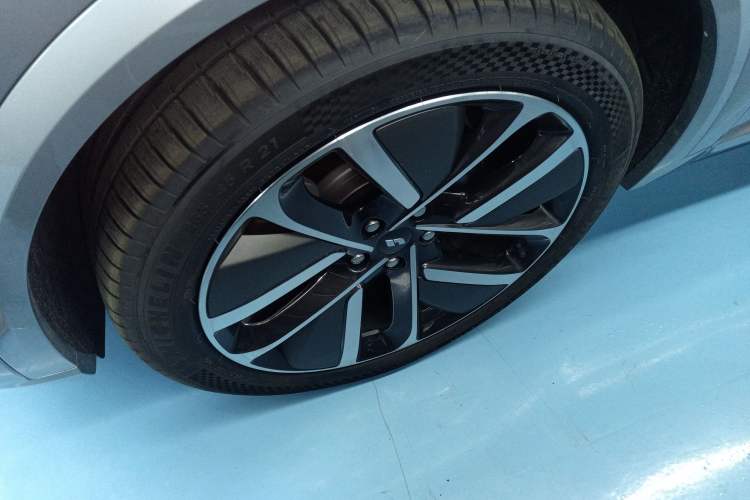 Used Li Auto L9 2024 Ultra Model
