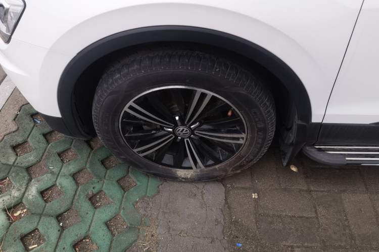 Used Volkswagen Tiguan L 2020 330TSI Automatic Two-Wheel Drive Luxury Edition China VI Standard
