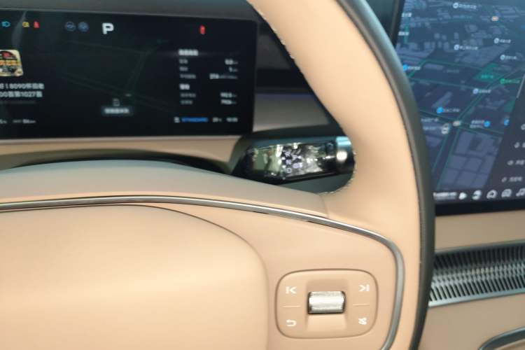 Used XPeng X9 2024 702 Ultra-Long Range Pro
