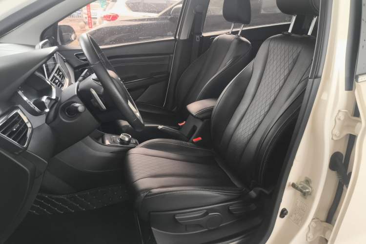 Used Baojun 310W 2018 1.5L Automatic Luxury Version China V