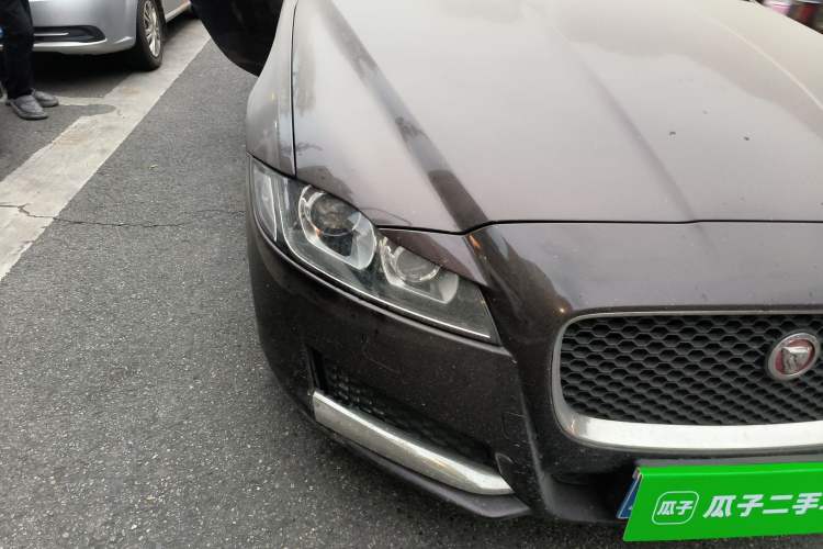 Used Jaguar XF 2016 XF 2.0T Two-Wheel-Drive Luxury Edition
