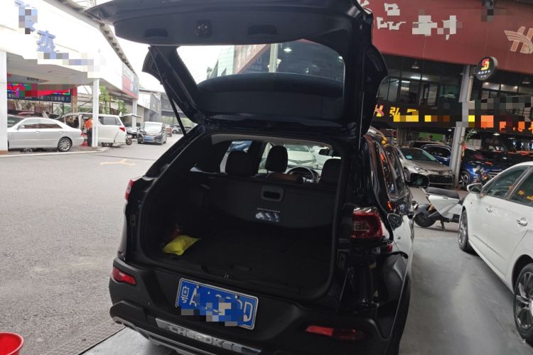 Used Jeep Cherokee 2017 2.4L Leading Smart Edition
