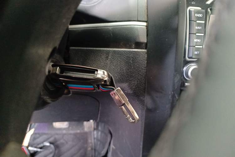 Used Haval H5 Classic 2013 Zhizun Edition 2.0T Manual Two-Wheel Drive Entry-Level Model
