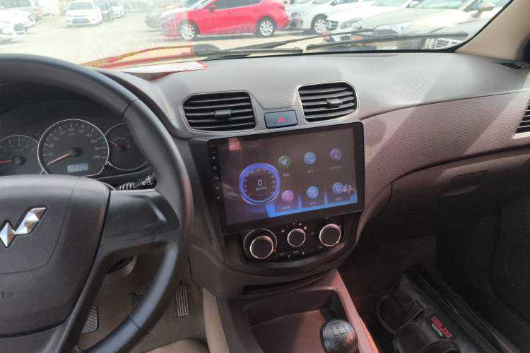 Used Wuling Hongguang 2014 1.5L S Standard Version
