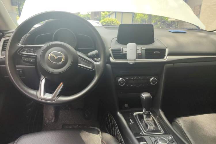 Used Mazda 3 Axela 2017 Sedan 1.5L Automatic Luxury Model China VI Standard