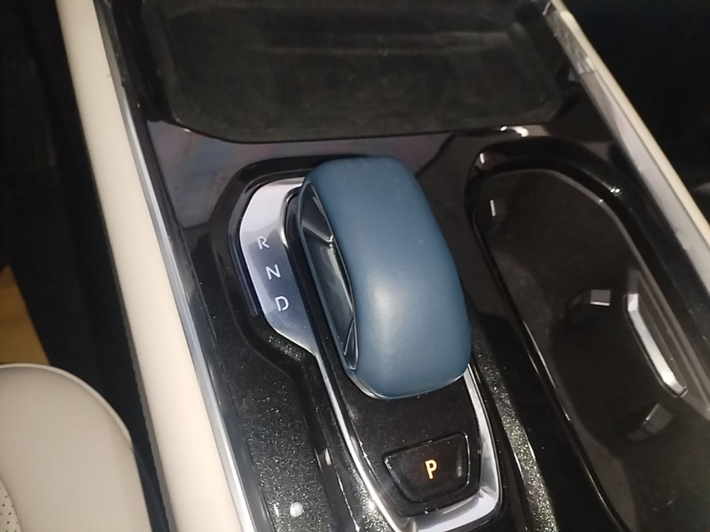 Zeekr 009 2024 7-Seater Aisle Version 108 kWh — снимка 16