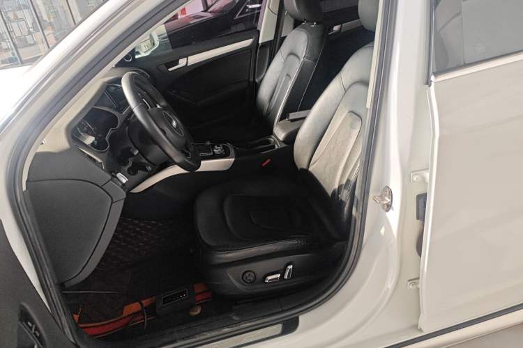 Used Audi A4 2014 40 TFSI allroad quattro plus version Left Front Seat