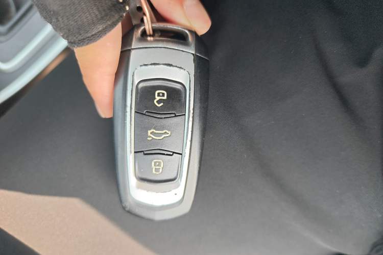 Used Geely Auto Vision X6 2018 1.8L Manual 4G Connect Luxury Edition