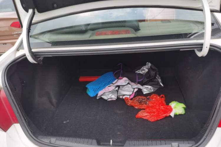 Used Chevrolet Cruze 2015 1.5L Classic SE AT Trunk