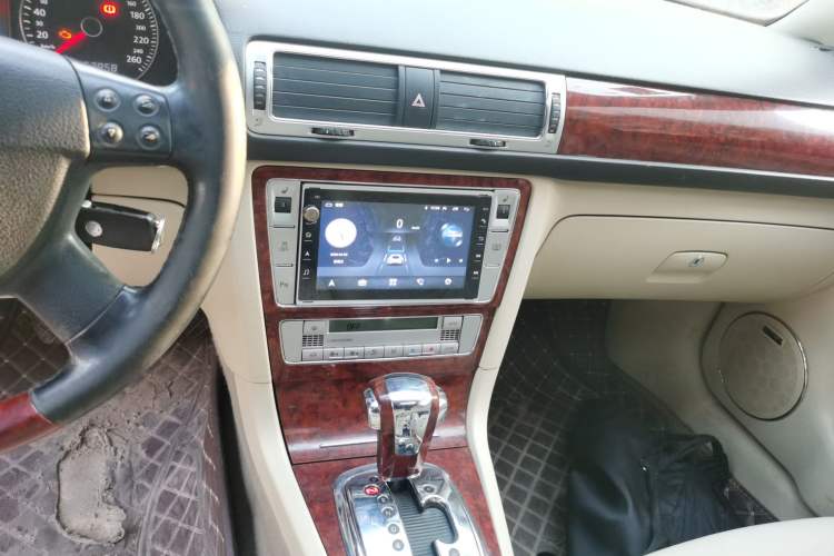 Used Volkswagen Passat 2007 1.8T Automatic Luxury Model Audio And AC Panel