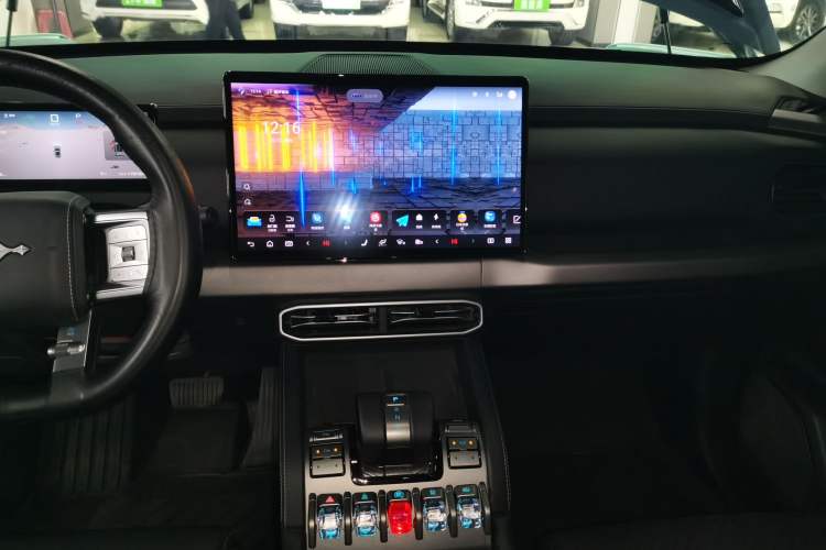 Used Formula Leopard Titanium 3 2025 501 km All-Wheel Drive Intelligent Driving Max Edition Audio And AC Panel