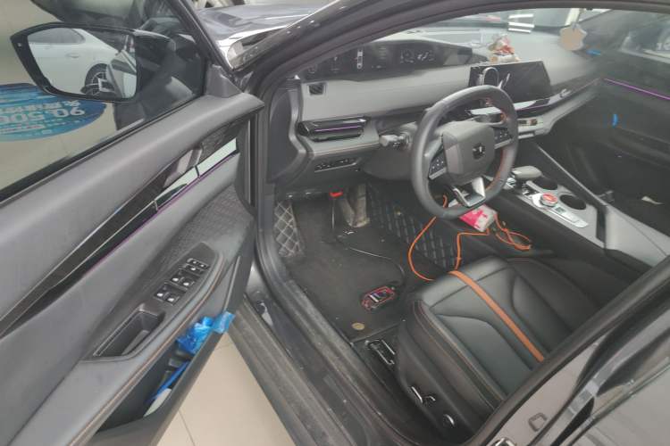 Used CHANGAN UNI-V 2024 1.5T Prestige Edition Driver Seat