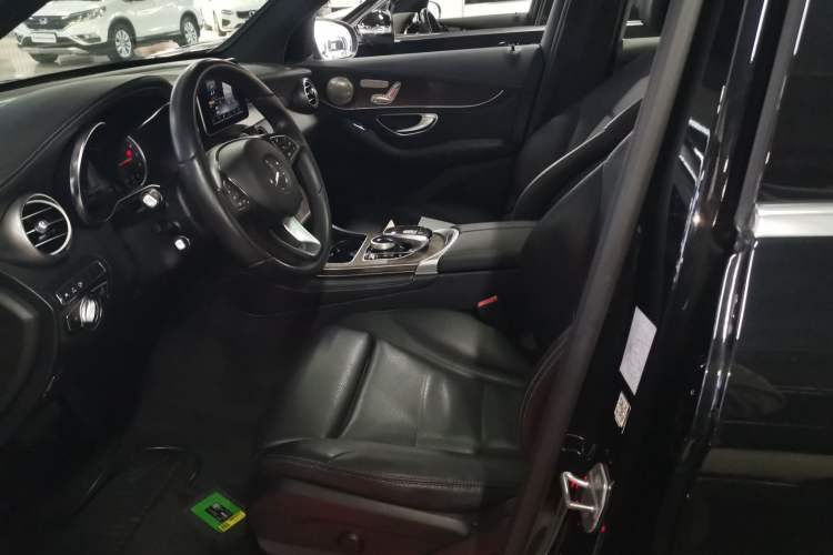 Used Mercedes-Benz GLC 2018 Refreshed GLC 300 4MATIC Dynamic Edition