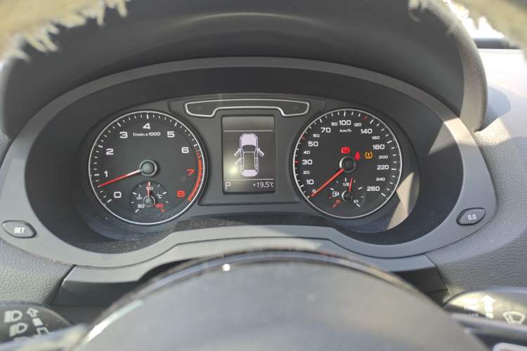 Used Audi Q3 2015 30 TFSI Comfort Model
