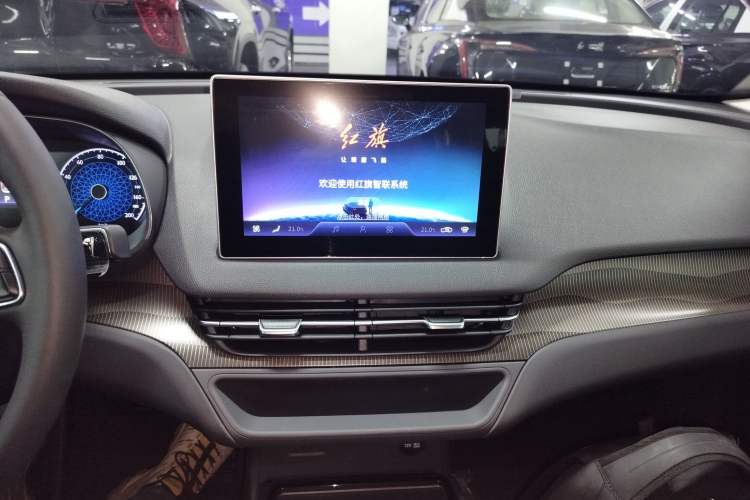 Used Hongqi E-QM5 2023 Revised Version Basic Travel Edition Audio And AC Panel