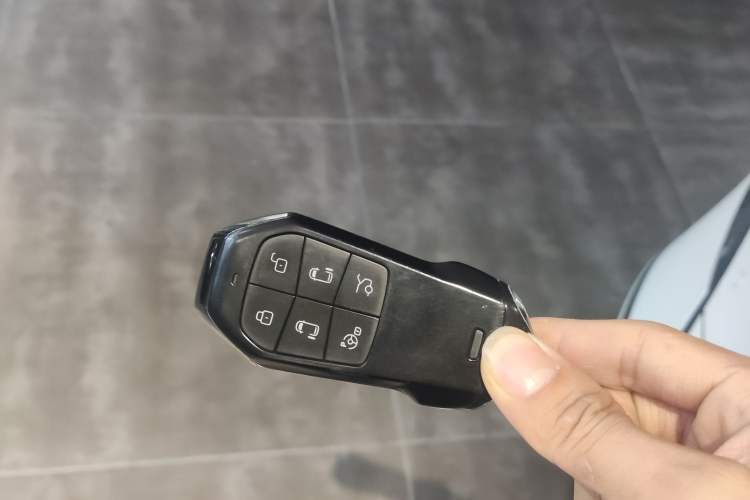 Used XPeng X9 2024 640 All-Wheel Drive High-Performance Max
