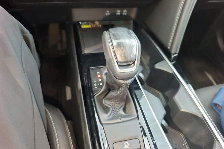 Used Toyota Camry 2024 Dual-Motor 2.0 HGVP Luxury Edition
