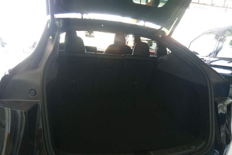 Used Tesla Model Y 2026 Rear-Drive Model
