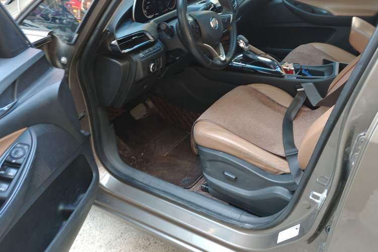 Used Buick GL6 2019 18T 6-Seater Connected Luxury Version China VI Standard
