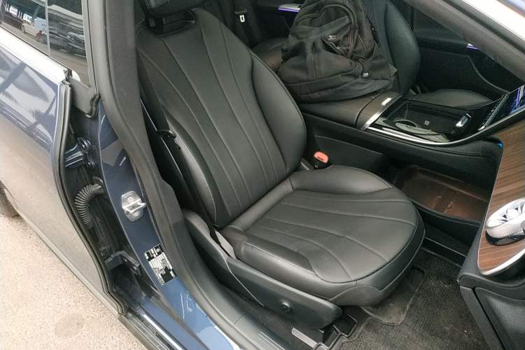 Used Mercedes-Benz EQE 2022 350 Luxury Edition Right Front Seat