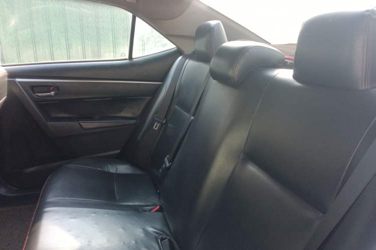 Used Toyota Levin 2017 Revised Dual-Engine 1.8H GS E-CVT Elite Sunroof Version China V Standard Left Rear Seat