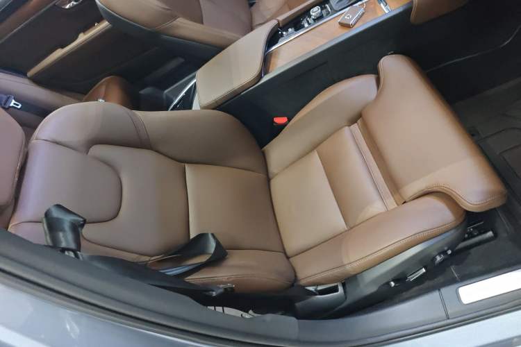 Used Volvo S90 2020 Facelift T5 Smart & Luxurious Edition