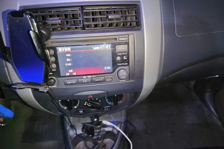 Used Nissan Livina 2013 1.6XE Manual Comfort Edition Audio And AC Panel