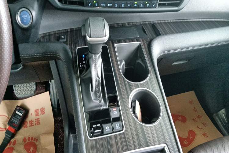 Used Toyota SIENNA 2021 2.5L Hybrid Platinum Edition Gear Lever