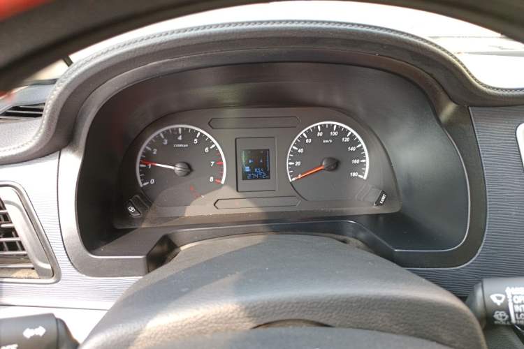 Used FORTHING Lingzhi 2023 V3 1.6L Base Model 2 Seats