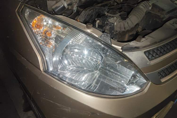 Used Wuling Rongguang V 2016 1.2L Practical Model Non-Power-Assisted Right Front Headlight