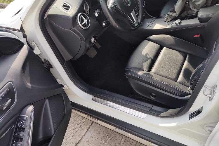 Used Mercedes-Benz GLA 2015 GLA 200 Fashion Model Driver Seat