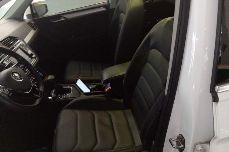 Used Volkswagen Tiguan L 2017 330TSI Automatic Two-Wheel Drive Luxury Edition
