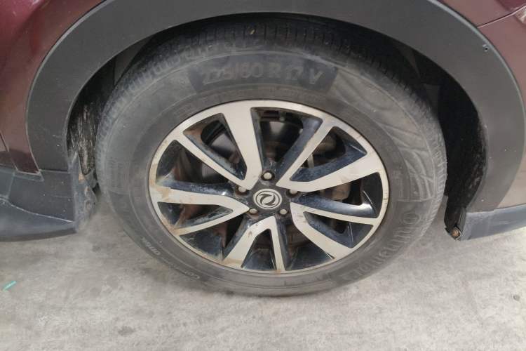 Used Dongfeng Fengon 580 2016 1.5T Manual Comfort Model Right Front Wheel Hub