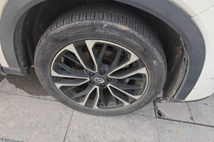 Used GAC Trumpchi GS4 PLUS 2021 270T Automatic Galaxy Edition Right Front Wheel Hub