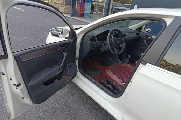 Used Skoda Rapid Spaceback 2016 Revised 1.6L Manual Chuanxing Edition Driver Seat