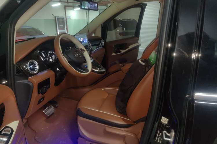 Used Mercedes-Benz Vito 2021 2.0T Elite Version 7 Seats