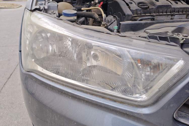 Used Citroen C-Quatre 2013 1.6L Manual Prestige CNG Model Right Front Headlight