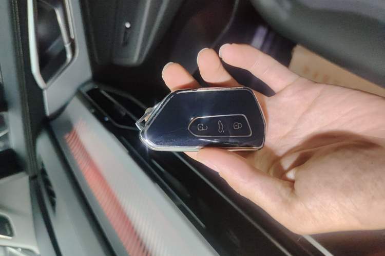 Used Volkswagen Talagon 2024 530TSI Four-Wheel-Drive Flagship Shengjing Pro Shared Edition 6 Seats Vehicle Key