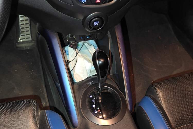 Used Hyundai Veloster 2015 1.6T Automatic Luxury Edition