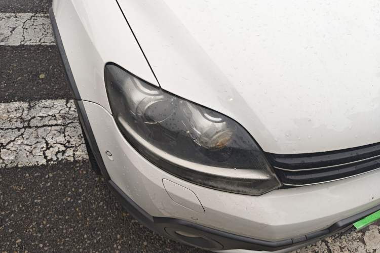 Used Volkswagen Golf 2011 1.4TSI Cross Golf Right Front Headlight