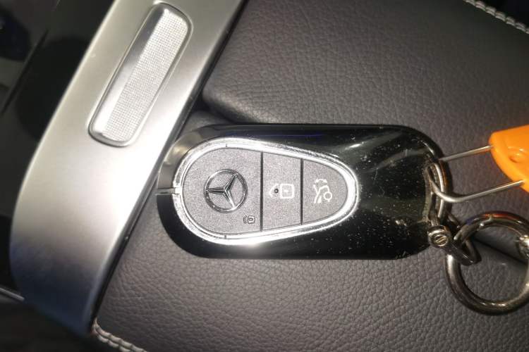 Used Mercedes-Benz C-Class 2023 C 260 L Sport Edition Vehicle Key