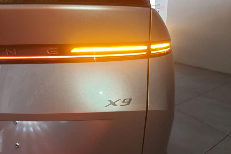 Used XPeng X9 2024 610 Long-Range Pro
