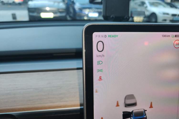 Used Tesla Model 3 2019 Long-Range Rear-Wheel-Drive Version
