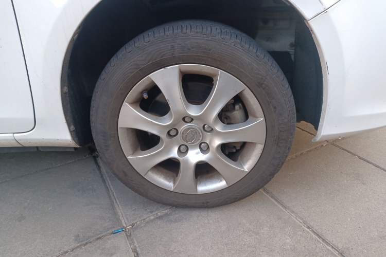 Used BYD e5 2017 300 Prestige Edition Right Front Wheel Hub