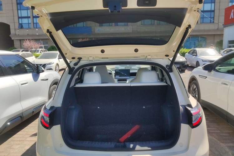 Used Geely Galaxy Geome 2025 310km Dream Edition Trunk